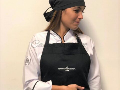 Chaqueta, delantal y cofia gastronómica