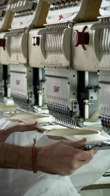 Cada puntada cuenta 🧵
Personalizá tus prendas con Vacanza y dejá huella en cada experiencia ✨
📲 Comunicate con nosotros para más información.